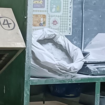 모조 자기를 위해 가루 약품급에 글레이즈를 바르는 흰 크리스털 멜라민