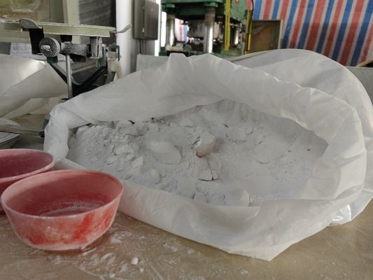 99.8% 순도 멜라민 원료 C3H6N6 공업적 등급 1.625g/cm3 비중