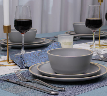 Gufaith 4 멜라민 식기 세트 접시와 그릇 12 PC