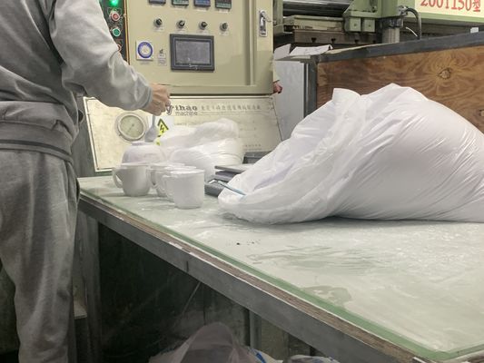 100% 메라민 분말 200 톤 메라민 압축으로 메라민 컵을 위한 자동 메라민 제조 기계