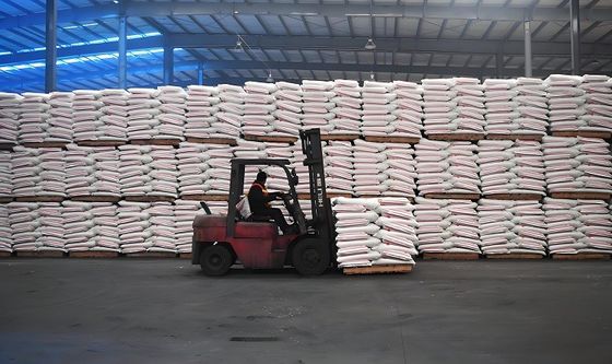 순수한 멜라민 분말 99.9% 순수 베트남 화학 멜라민 화장실 좌석에 의해 신뢰